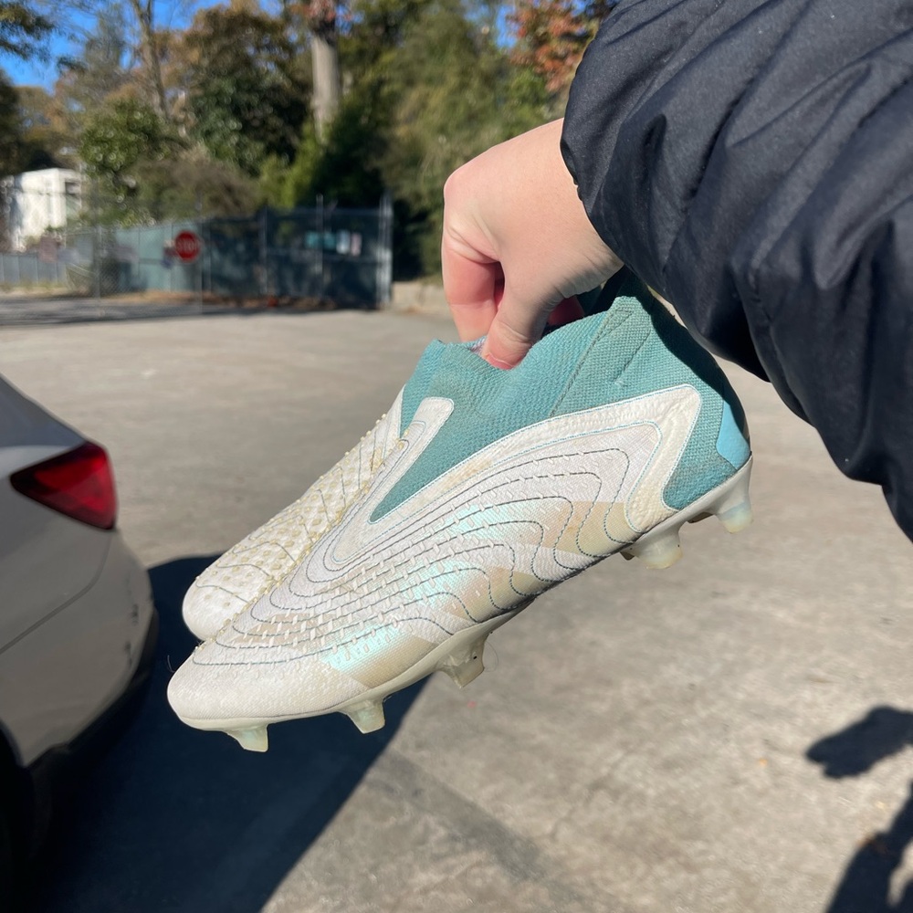 Adidas Predator size 7.5M